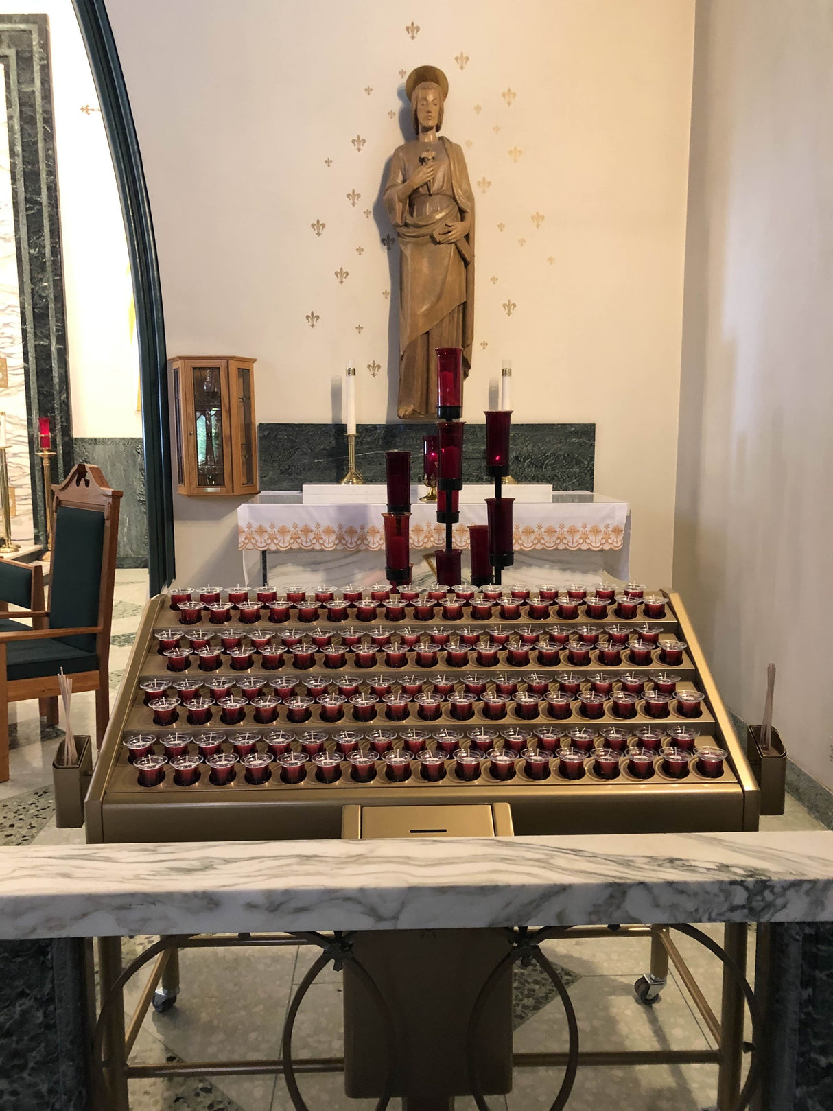 St. Patricks | Votive Candle Burning Unit | 136 Piece