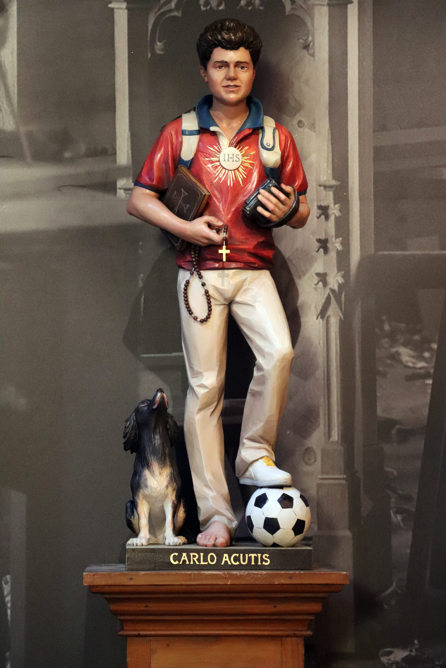 Wooden Statue of Blessed Carlo Acutis (Dog & Soccer Ball) | Ferdinand Stuflesser