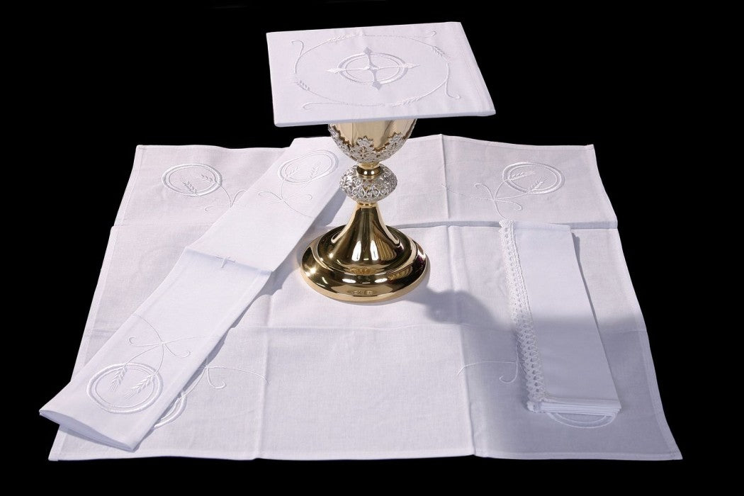 Altar Linens – Chiarelli's Religious Goods & Church Supply